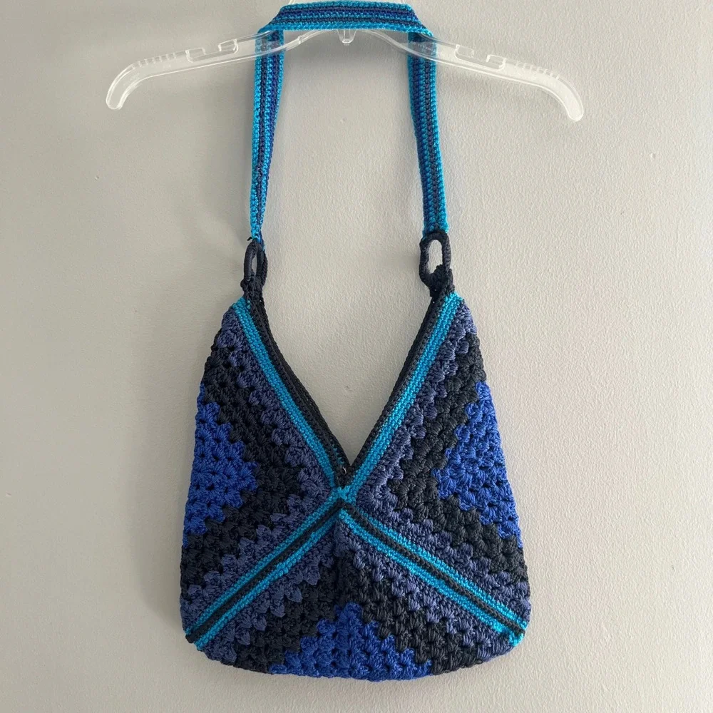 Boho Crochet Shoulder Bag Purse‎ Blue Floral Accent Retro 70s Hippie 11x12